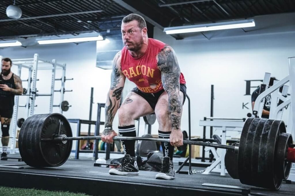 Deadlifts بناء العضلات بعد سن 40